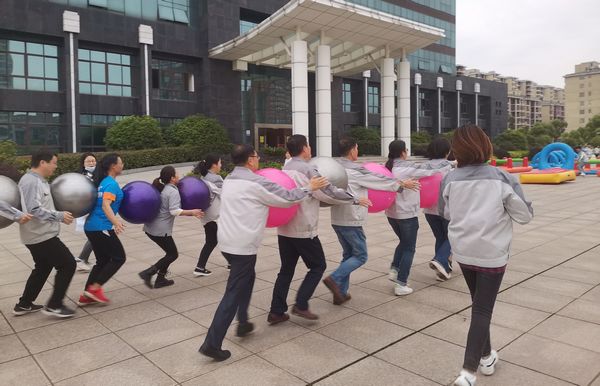趣味活动2.jpg 趣味活动2.jpg