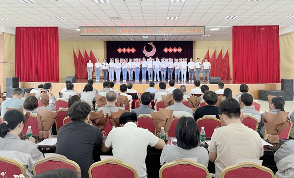 2 合唱比赛.jpg 2 合唱比赛.jpg